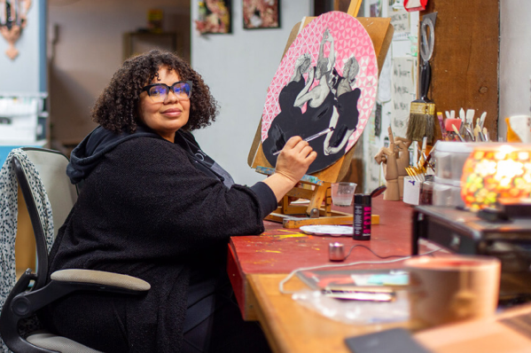 Lizz Denneau painting